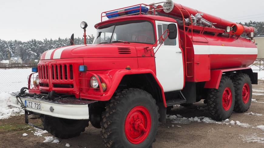 Ugniagesių  automobilis perduotas ukrainiečiams